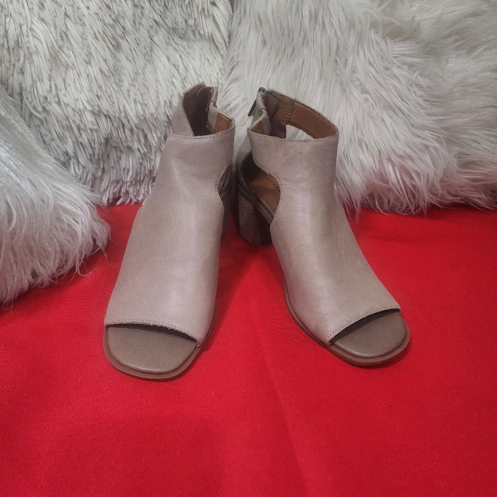 LUCKY BRAND SANDALS